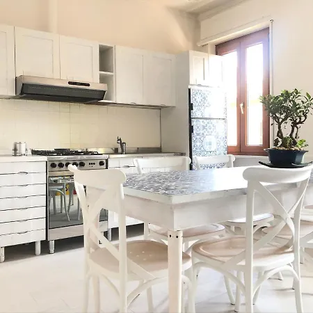 Apartamento Clua House Porto Ceresio
