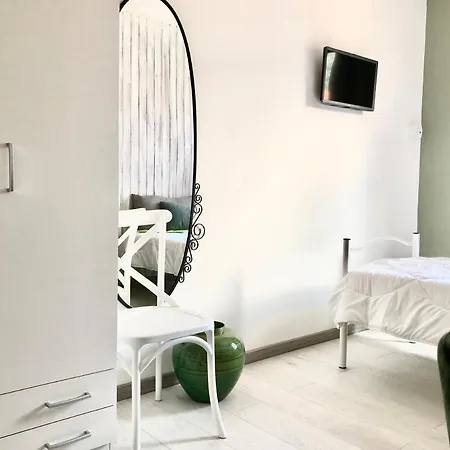 Clua House アパート ポルト・チェレージオ